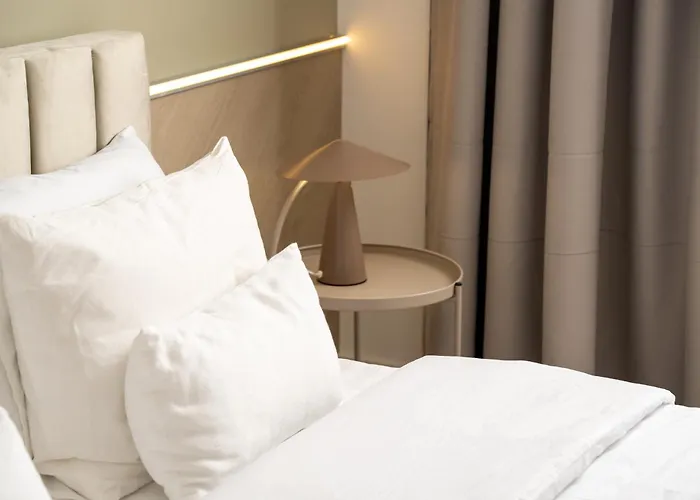 North By Urbanesq Cortina O