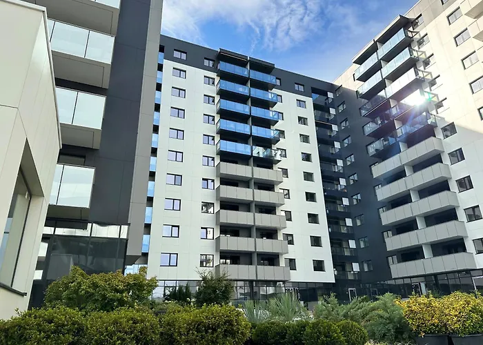 North By Urbanesq Cortina O * 布加勒斯特